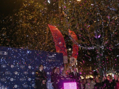 Charlotte Gainsbourg illumine les Champs Elysées - Paris 2009