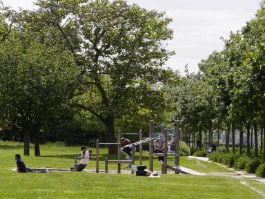 Découvrez le parc Pierre-Lagravère à Colombes (92), parfait pour passer un après-midi en plein air
