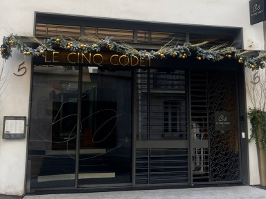 Nouvel An 2024 : un réveillon en musique au Chiquette, le restaurant très chic de l'hôtel Cinq Codet