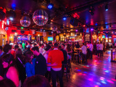 Un super lieu de fête : un pub, une discothèque et speakeasy-bar caché dans une chapelle souterraine
