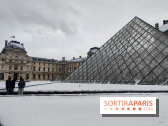La Neige à Paris - Musée du Louvre pyramide