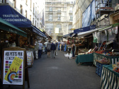 Le marché Poncelet, le marché original sous forme de rue gourmande dans le 17e arrondissement