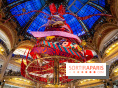 Vitrines et sapin de Noël des Galeries Lafayettes avec Clara Luciani - photos