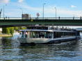 Une croisière gourmande et romantique sur la Seine à bord du Diamant Bleu