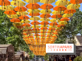 Un ciel de parapluies et tournesols à Bercy Village, l'installation magique de Patrícia Cunha