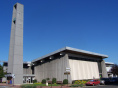 Cette ville des Yvelines abrite une étonnante église moderne faite de béton