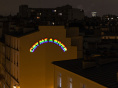 Nuit Blanche 2026 : une enseigne lumineuse d'Ugo Rondinone sur le Pignon de l'immeuble, au 13 rue Morand