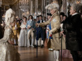 Jeanne du Barry (Maïwenn) et Johnny Depp (Louis XV) dans Jeanne du Barry 