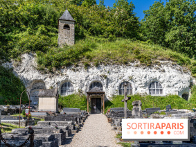 Insolite en Île-de-France : l'église troglodyte de l'Annonciation construite à flanc de falaise