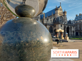 Paris : quel est ce portail monumental installé sur la place du Louvre ?