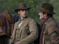 Young Sherlock : Hero Fiennes Tiffin, Dónal Finn