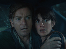 La fin d’Oak Street : Ewan McGregor, Anne Hathaway
