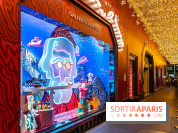 Vitrines et sapin de Noël des Galeries Lafayettes avec Clara Luciani - photos