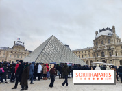 La Neige à Paris - Musée du Louvre pyramide foule