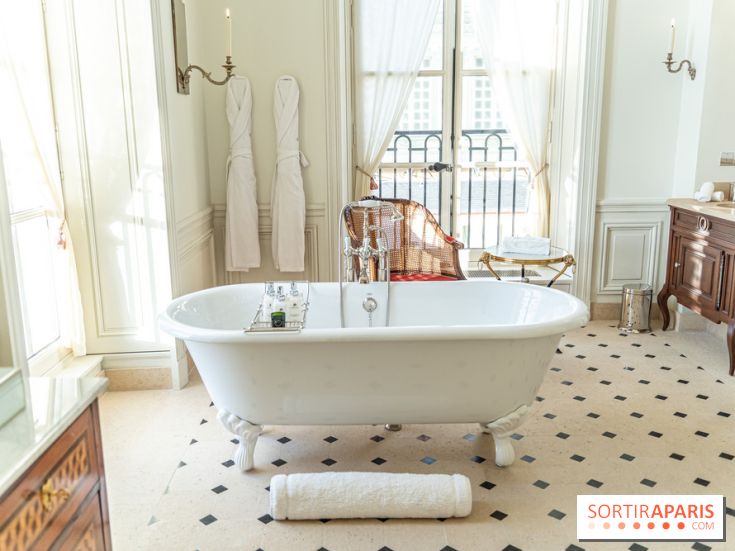Airelles Château de Versailles, Le Grand Contrôle - hôtel -  salle de bain - baignoire
