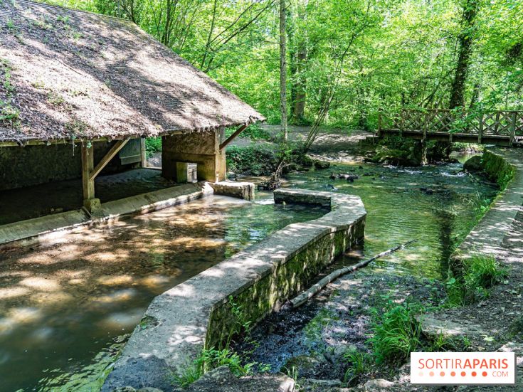 Village de Dampierre en Yvelines  -  Lavoir de Maincourt