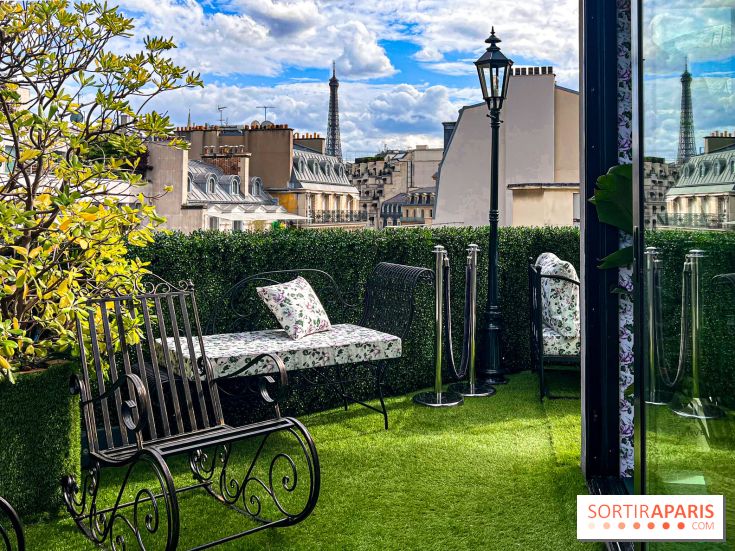 Le Marta, le bar à cocktails perché sur le rooftop de l'Hôtel Barrière Fouquet's Paris tout l'été