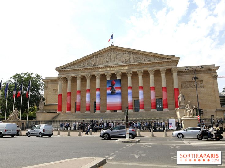 Seth habille la colonnade de l’Assemblée nationale - nos photos