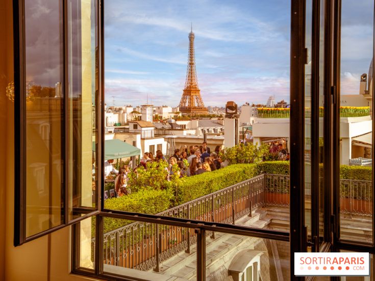 La terrasse en Rooftop du Peninsula Paris 2026, le bar perché à la vue exceptionnelle
