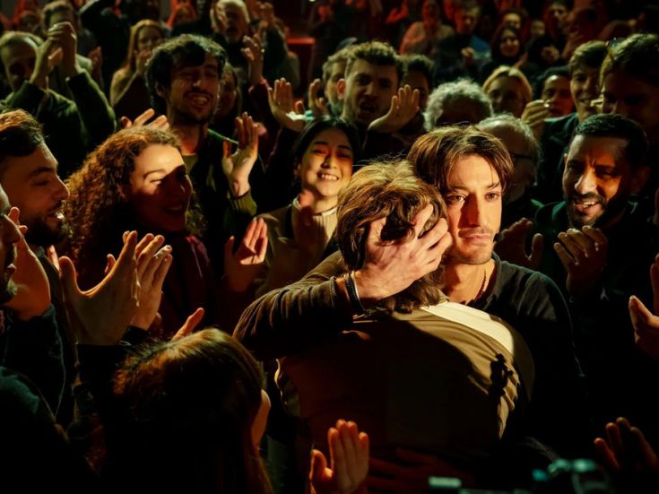 Gourou : Pierre Niney