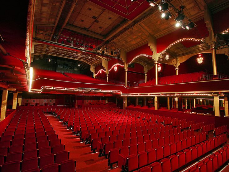 Lagardère met en vente ses salles de spectacle