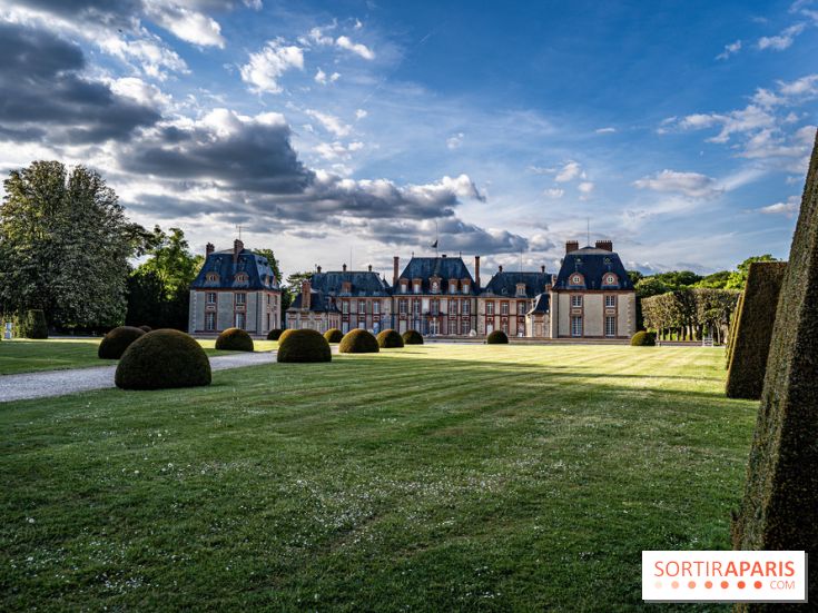Le Château de Breteuil, ses jardins remarquables et contes de Perrault