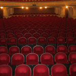 Cabaret à Paris : dîner-spectacle transformiste à l’Artishow dans le 11e