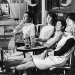 Robert Doisneau - Instants donnés au musée Maillol - 4466 35 les coiffeuses au soleil, Paris 1966 HD 