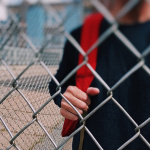 Variant anglais de la Covid-19: vers la fermeture de classes dès un enfant positif ?