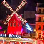 Le Moulin Rouge retrouve ses ailes, French cancan et son et lumière au programme de l'inauguration