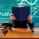 Covid-19 : une possible fermeture des lycées en France ? 