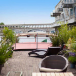 Le Playtime : la péniche terrasse piscine !