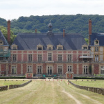 Ce château des Yvelines accueille un spectacle de drones, lampions et un grand feu d'artifice fin mai