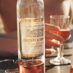 Soleil, rosé et Kamasutra : l'offre insolite pour un verre en terrasse au Mob Hotel Paris Saint-Ouen