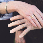 Coronavirus : l'Assurance Maladie va contacter les français de plus de 75 ans non-vaccinés