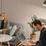 Coronavirus : les non-vaccinés et les 20-40 ans sont les plus touchés par le variant omicron