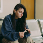 Raising Voices, révélations et réseaux sociaux dans un drama adolescent sur Netflix