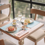 Le Brunch du 14 juillet 2023 chez Laurier pour regarder le défilé en mangeant Grec