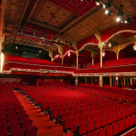 Lagardère met en vente ses salles de spectacle