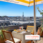 La terrasse estivale du Printemps Haussmann 2025 avec vue sur Paris et la Tour Eiffel