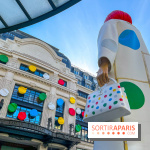 La gigantesque Yayoi Kusama devant le siège de Louis Vuitton, face à la Samaritaine