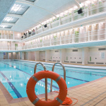 Cette piscine du 18e arrondissement de Paris a servi de décor à un célèbre film