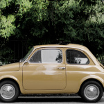 Fête de la Musique 2026 à Paris : un DJ set en plein air dans une 2 CV à Pigalle