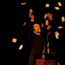Un magicien qui vous fera voyager dans le temps dans un palace parisien - soirees fantastiques spectacle magie paris