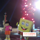 Inauguration du plus grand sapin d'Europe à Paris, place de la Concorde, Dora et Bob l'éponde
