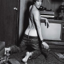 Brüno prend la pose dans GQ