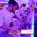 Un bar à glaces et un dessert dans un train de la Félicita