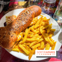 Tata Burger, le restaurant aux burgers en forme de zizi dans le Marais - 3B0B7EFA E700 4E40 89E8 63703DD66F1A