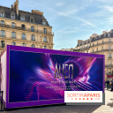 Mugler installe un pop up sensoriel et immersif avec des animations gratuites, à Paris
