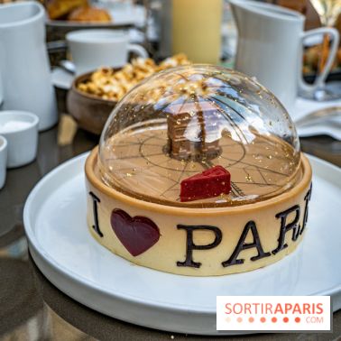 La Bûche de Noël 2022 de l'Hôtel Fouquet's paris par Anthony Coquereau